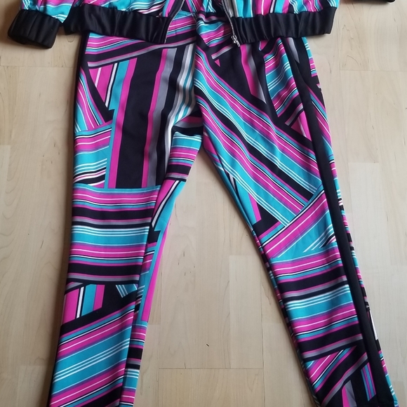 Sz 18/24 2piece Activewear Set - Picture 5 of 14